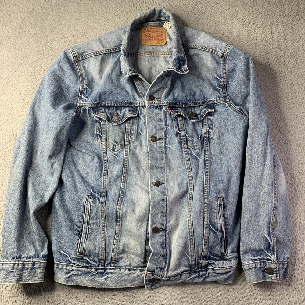 Levis Trucker Jacket 72334 Mens X-Large Blue Denim Faded Distressed Button Up XL
